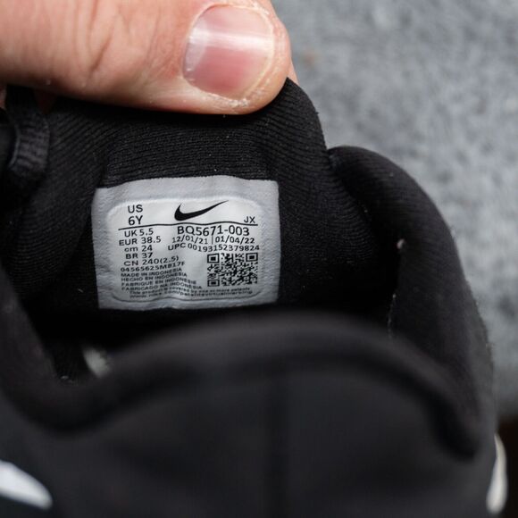 Nike (GS) - Nike Revolution Sz 6 Youth Low Black White BQ5671-003 - Picture 7 of 8